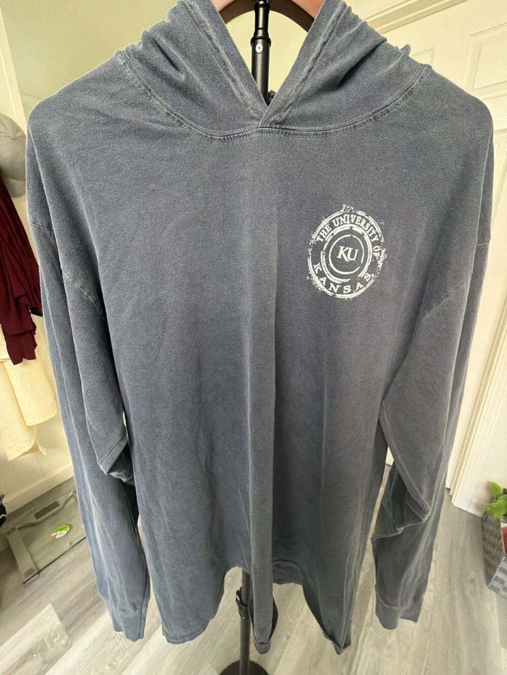 Blue 84 University of Kansas Jayhawks Long Sleeve Hoodie Size L